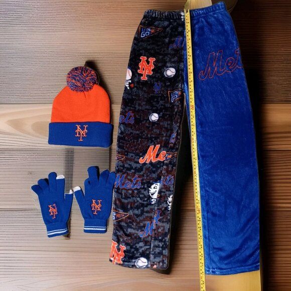 Boys Mets winter hat, stretch gloves and soft pajama pants - Picture 2 of 11